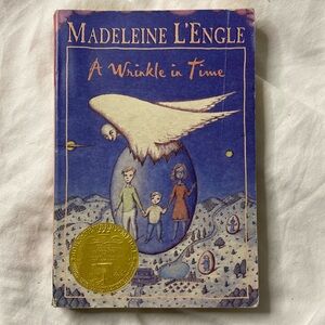 A Wrinkle in Time Paperback By Madeleine L'Engle The Newberry‎ Medal 1973 Good